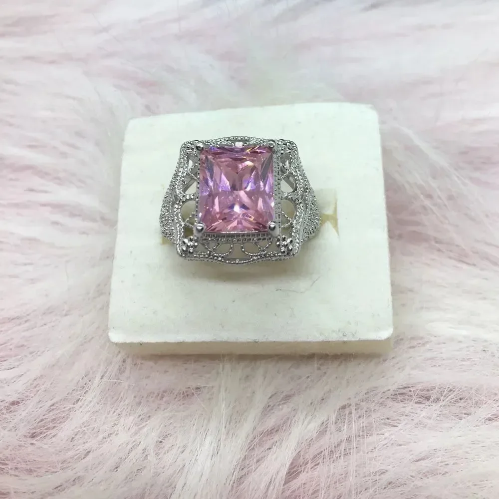 Pink Princess ring‎